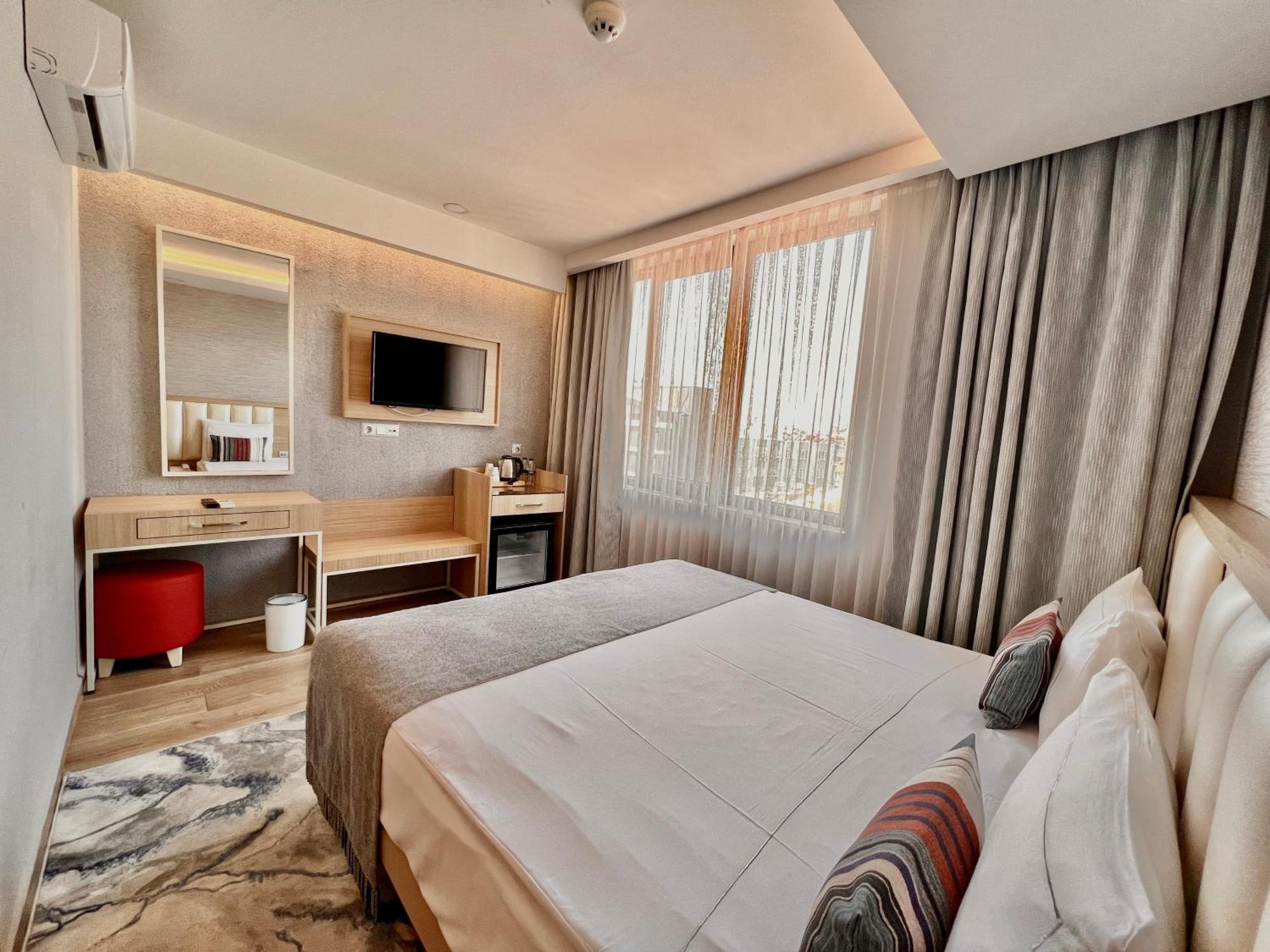 Otel Old Town Point & 4*
