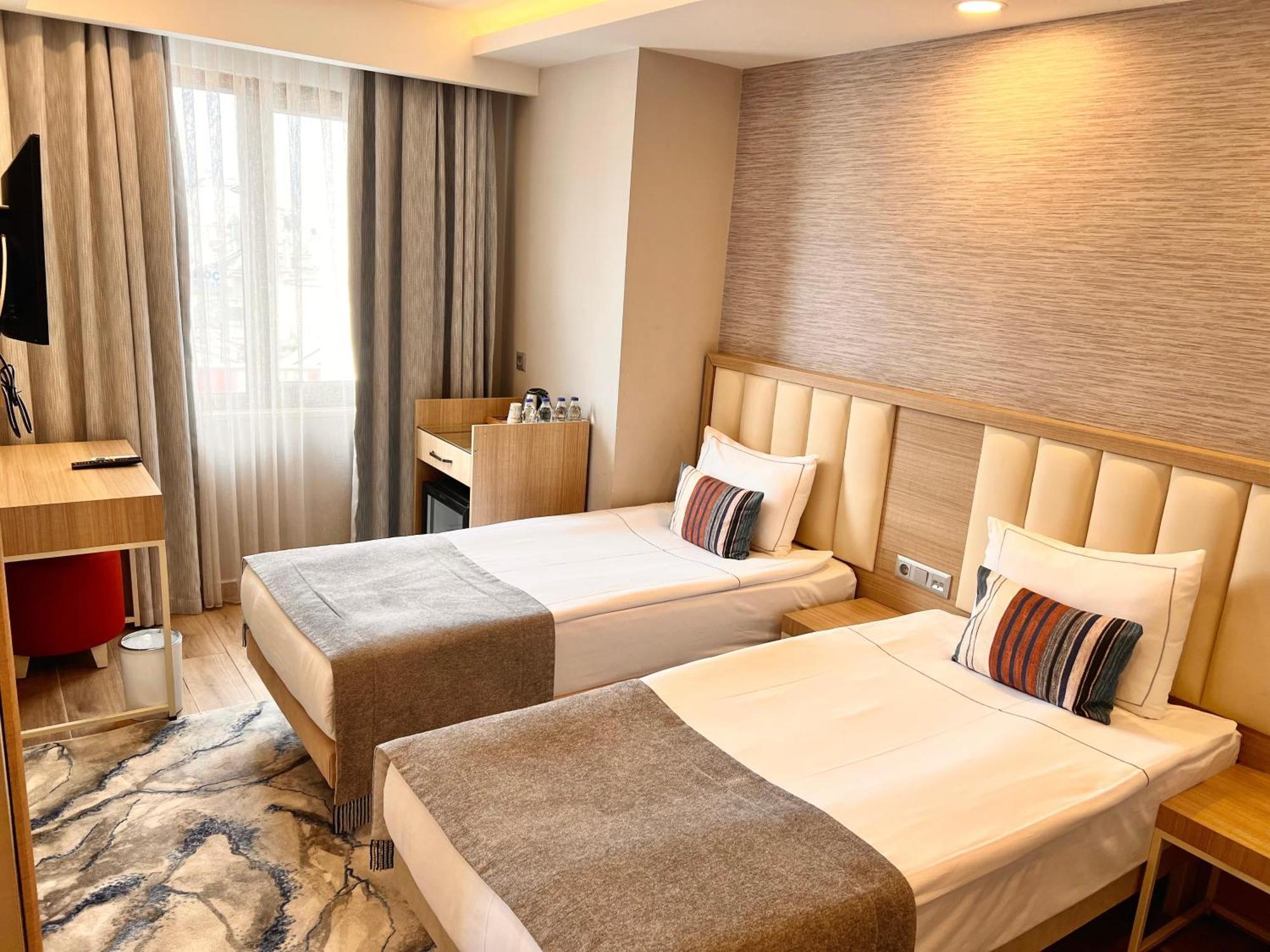 Old Town Point & Otel