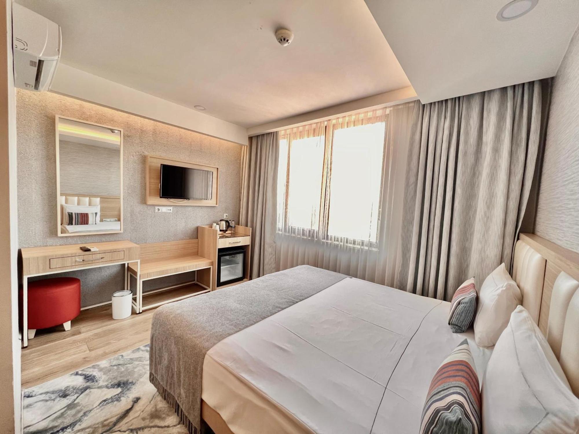 Otel Old Town Point &